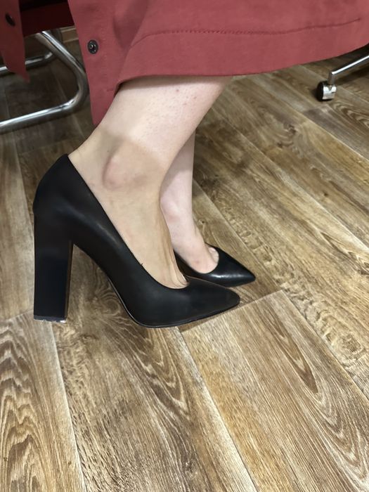 Туфли Vitacci черные 39 почтой не отправляю