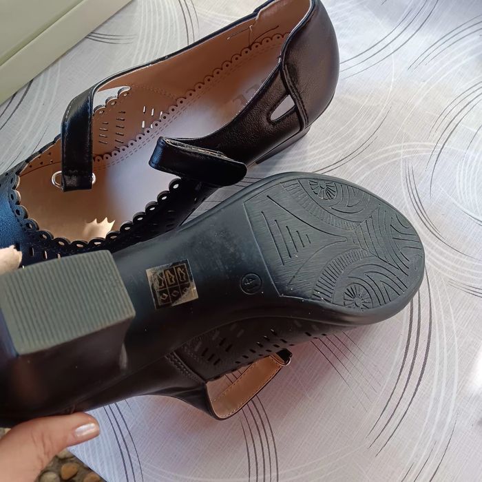 Дамски обувки, черни.