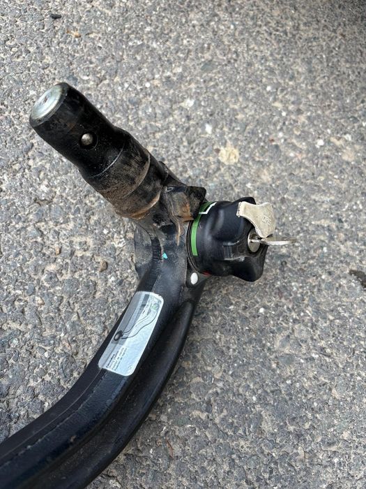 Cui cârlig AUDI A4 B9