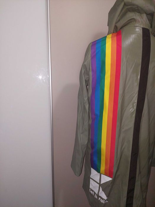 Jachetă lungă curcubeu deosebită Cătălin Botezatu si alti designeri