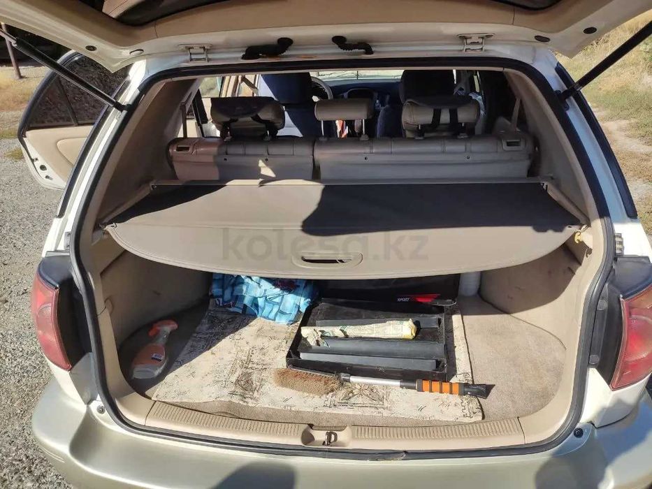 Автомобиль Lexus RX 300