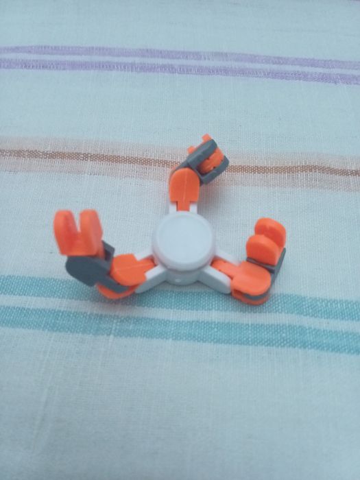 Спинер новый хорошо крутиться