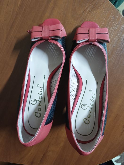 Продам женские туфли