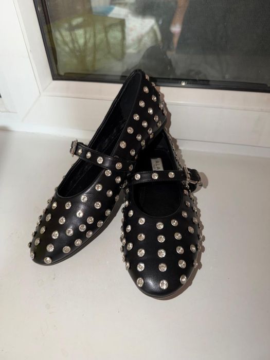 Продам Обувь женскую