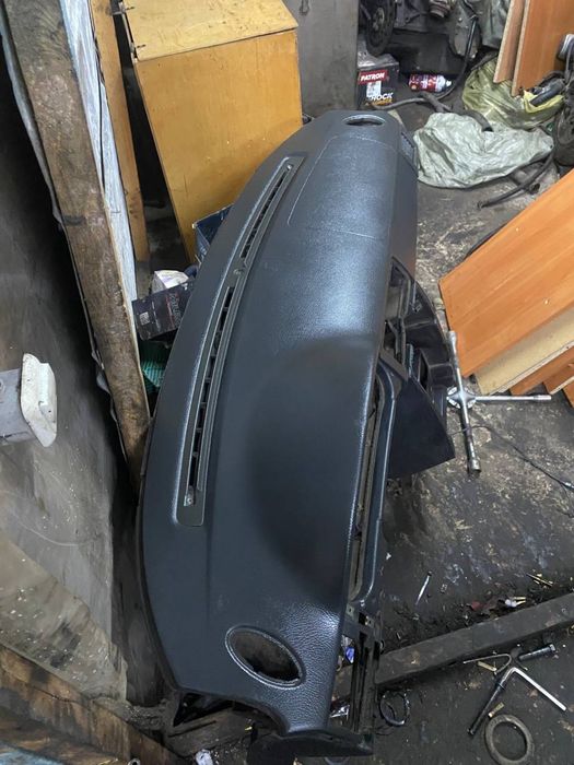 Продам панель приора 1, панель целая