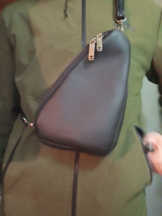 Продам барсетку Слинг