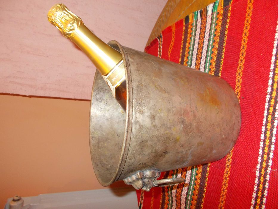 Стара соц шампаниера