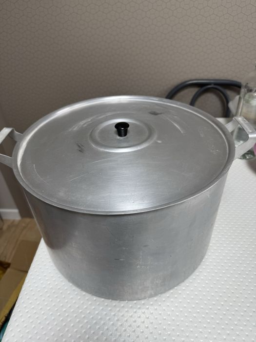 Кастрюля алюминиевая