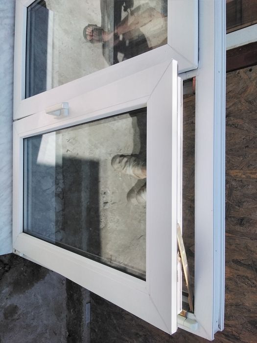 Fereastra an 2canate marca REHAU