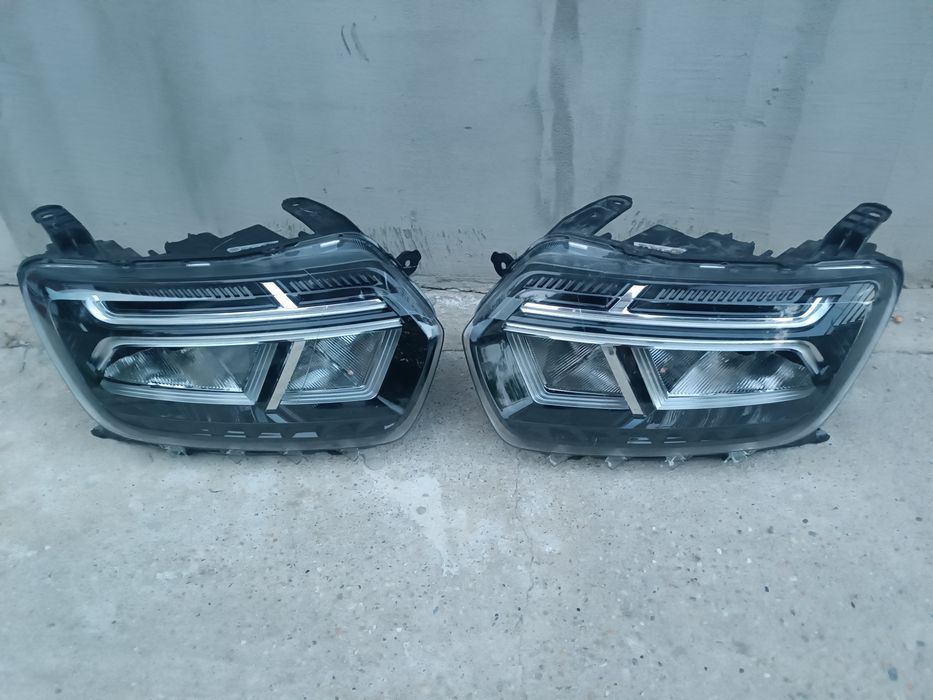Dezmembrez Dacia lampa far Logan Sandero Jogger Sandero Stepway dezmembrez Renault Megane3 Scenic3 Clio4 Scenic2 Megane2 bara Logan Sandero Stepway
