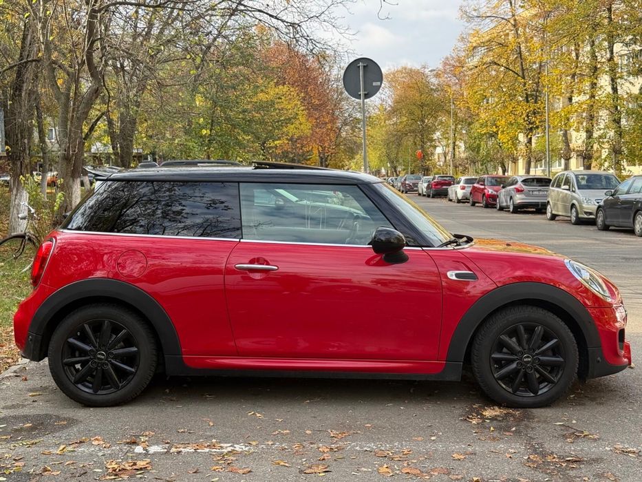MINI Cooper D 2018 | JCW Original /LED/| Panoramic | LED Adaptive | Park Assist | Navi | Scaune încălzite