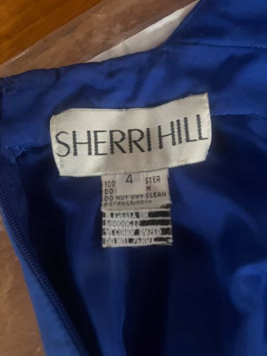 Рокля Sherri Hill