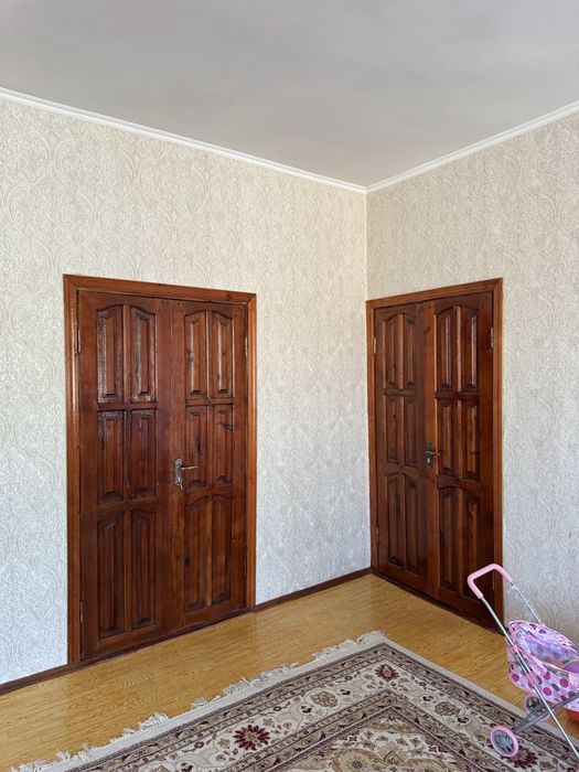 Үй есіктері, кліттері бар