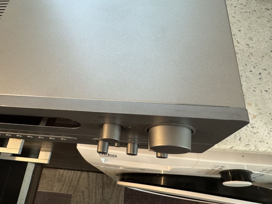 Nad C-720BEE качествен стерео ресивър