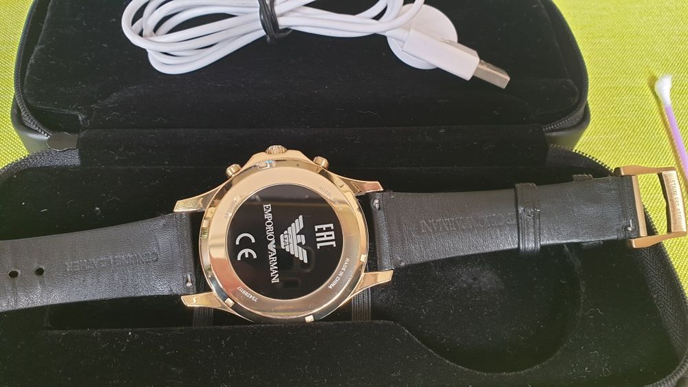 Emporio Armani smart watch ОРИГИНАЛ! топ състояние -350лв