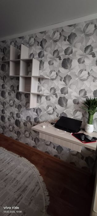 Компьютерный стол + полка настенная