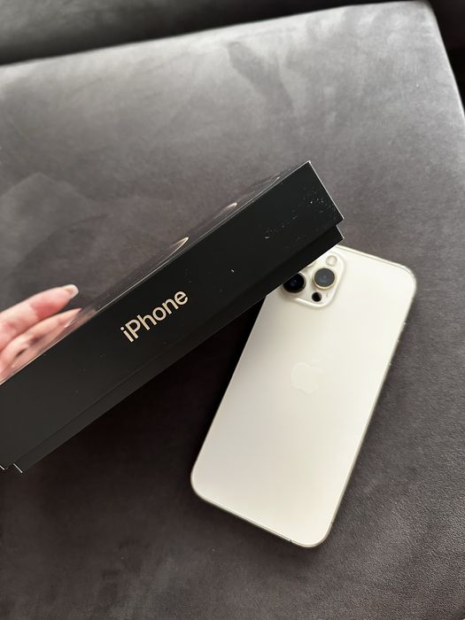 Iphone 12 Pro Max Gold с подарък