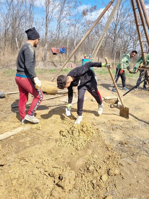 Foraje fantani puturi denisipari piloni prelungiri