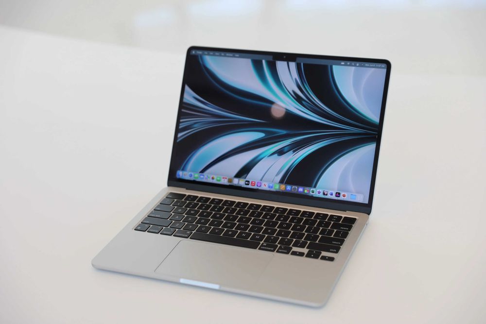 Macbook Air M2 13 Dyum 8/256GB + BONUS bilan