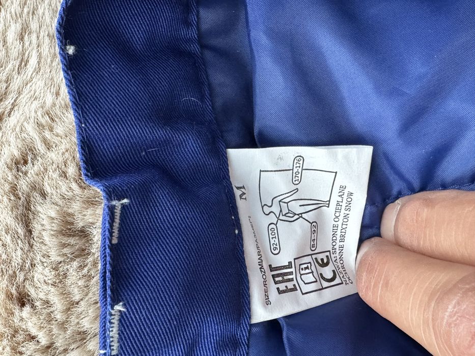 Pantaloni de lucru matlasati si simpli