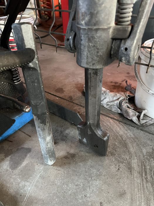Ciocan demolator Makita HM1810 picamer
