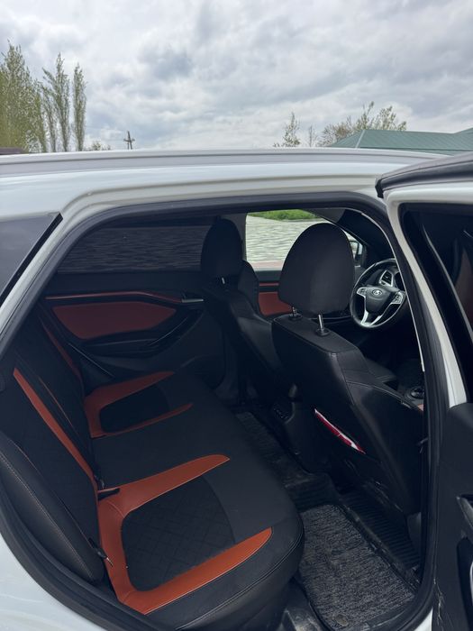 SROCHNA SOTILADI.  Lada vesta cross eng full pozitsiya.