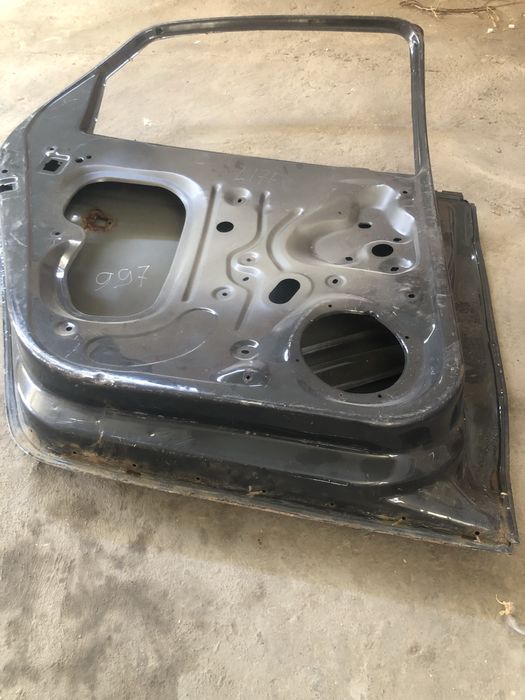 Volkswagen polo левый задний дверь
