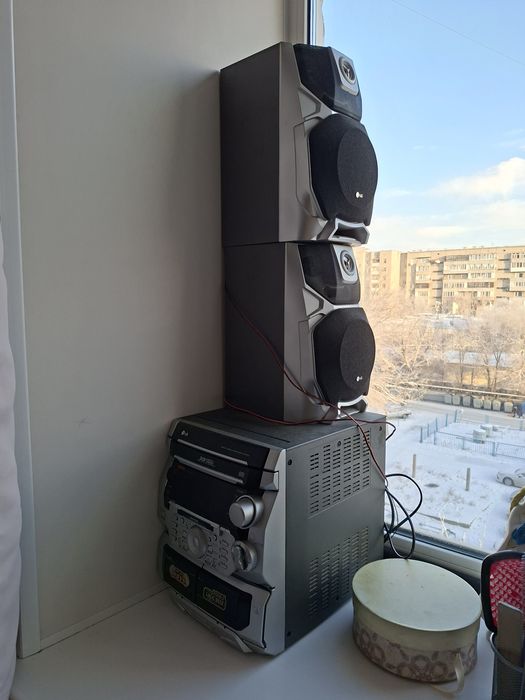 Музыкальный центр