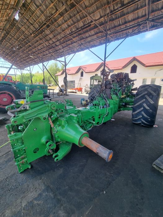 Dezmembram tractor John Deere seria 8000