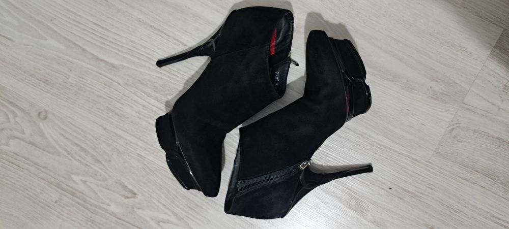 Botine toc cui Cesare Paciotti