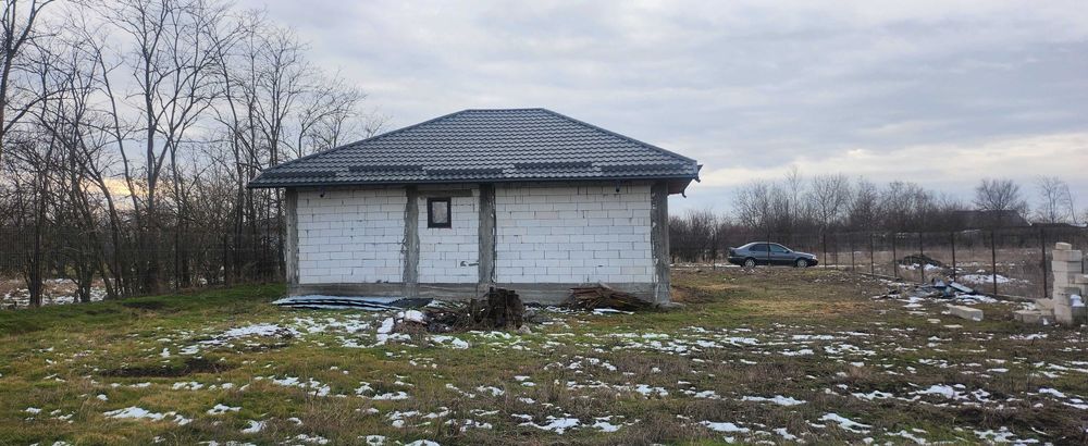 Casa de 80mp cu teren de 2000mp