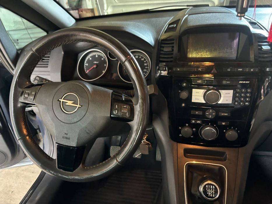 Opel Zafira 7 locuri