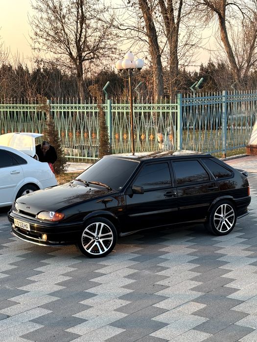 Lada samara 2114 (hetchback)