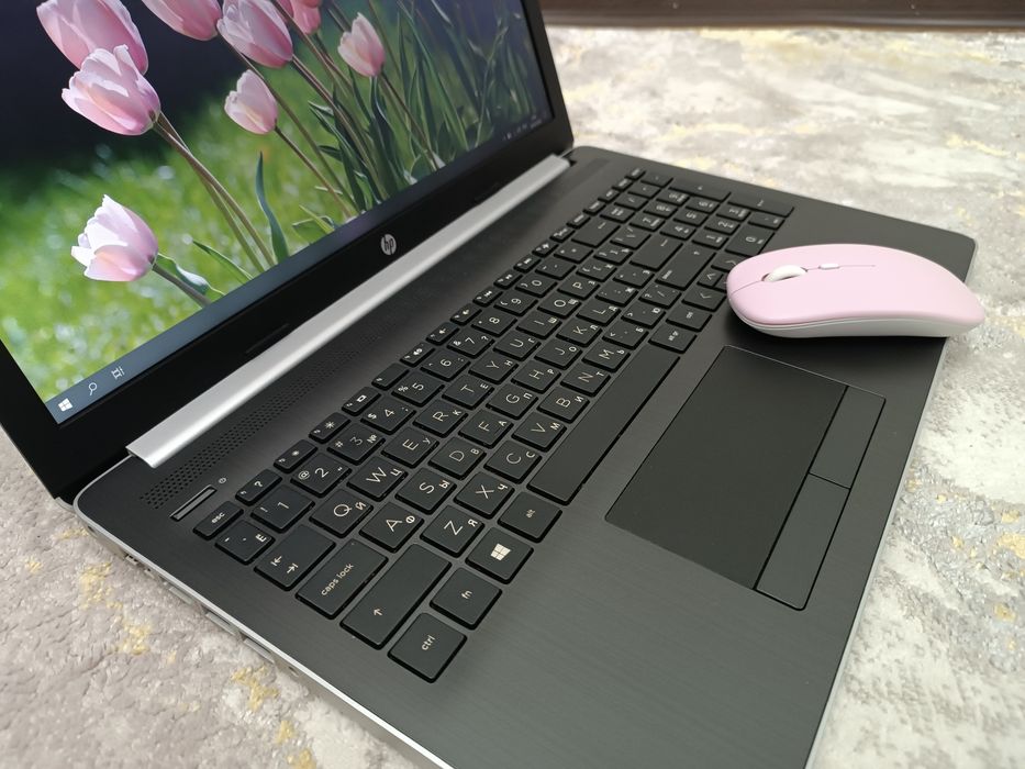 Ноутбук HP i5/8ГБ SSD Современный.