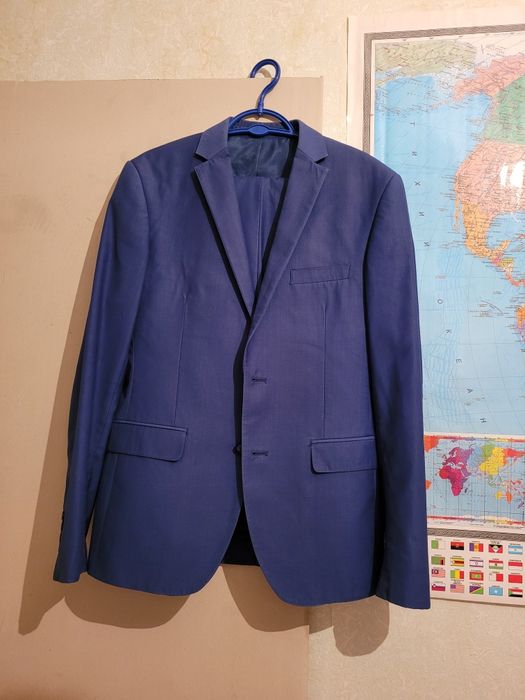 Костюм мужской для школьников,  студентов.