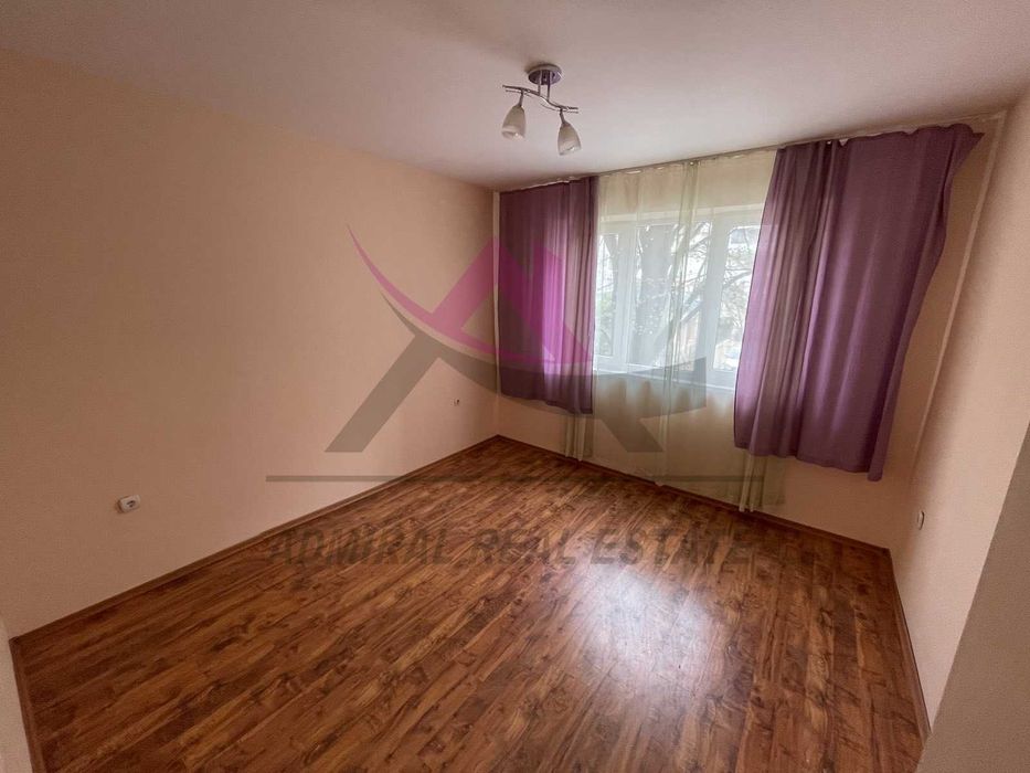 Дава се под наем Тристаен апартамент в Варна, Левски - 78 кв.м за 350 € - Снимка #2