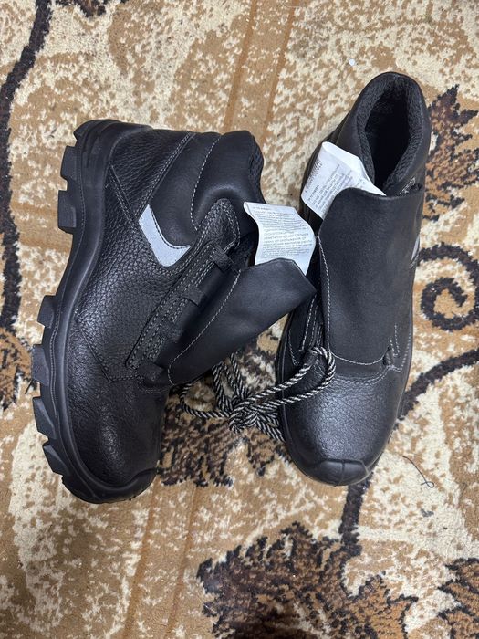 Спец.обувь продам.не скользят .маслостойкие.