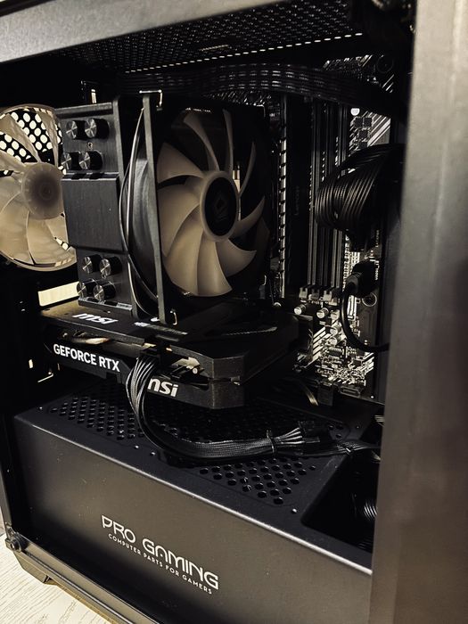 Complet Nou-Ryzen 5 5600 / RTX 5060 8Gb/ 16 GB DDR4 / 2 Tb SSD / RGB