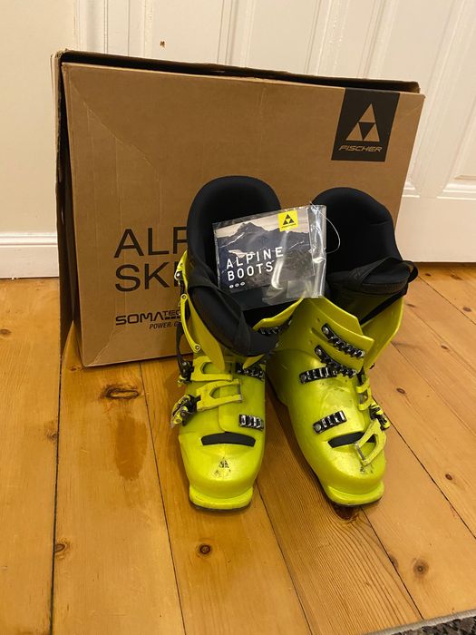 Състезателни ски GS, oбувки FISCHER, протектор за гръб Icetools