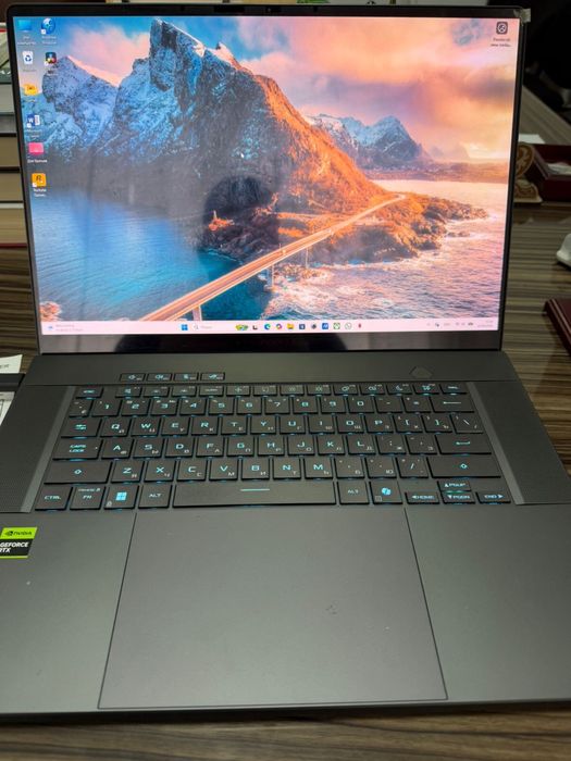 Продам Asus ROG Zephyrus в отличном состоянии