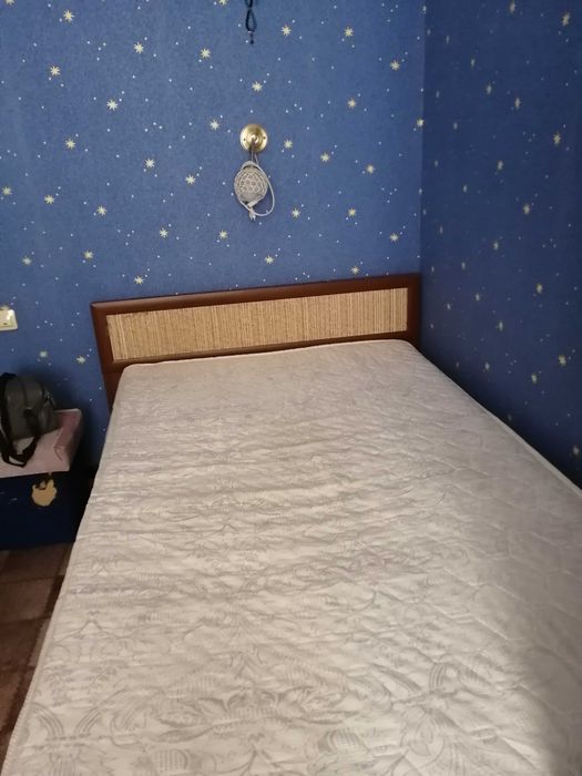 Продам полуторку кровать