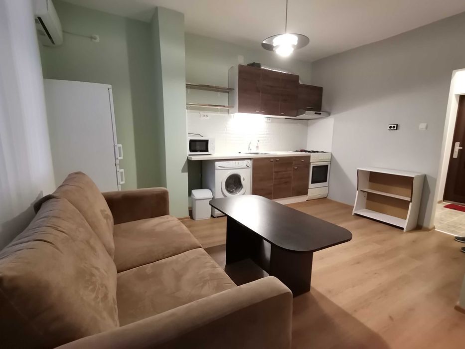 Дава се под наем Двустаен апартамент в Бургас, Братя Миладинови - 48 кв.м за 204 € - Снимка #1