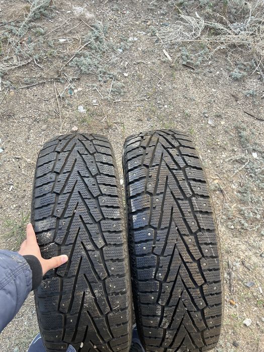 Продам шины 245/65/17 с шипами