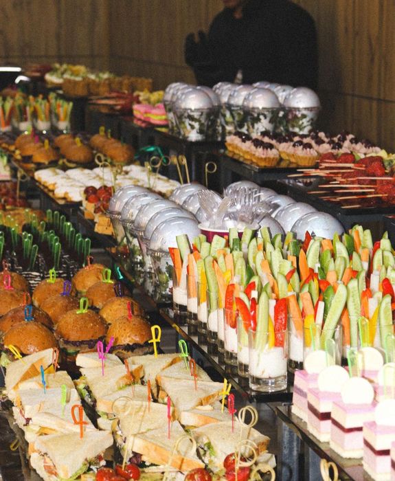 Кобе Брейк Кейтеринг Банкет Фуршет Аренда инвентаря для кейтеринга