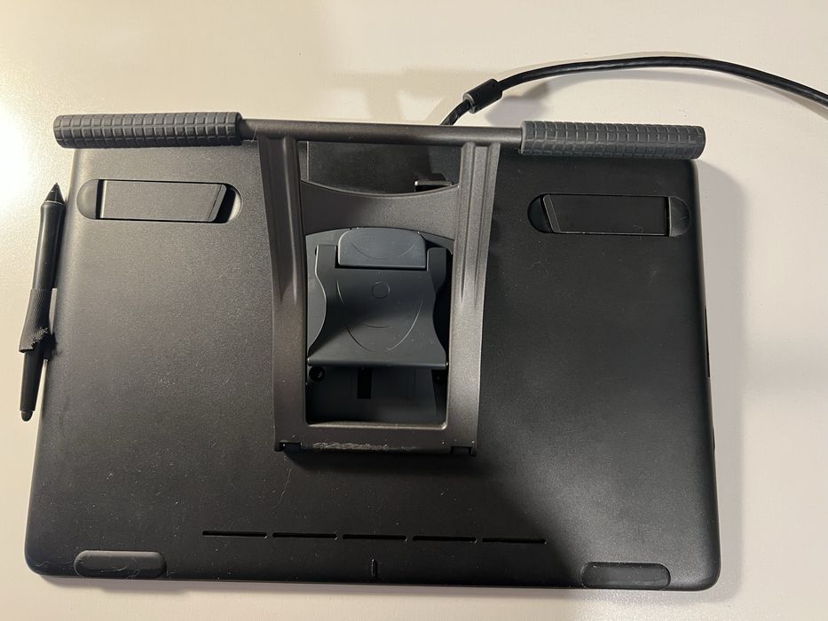 Графический планшет Wacom Cintiq 16