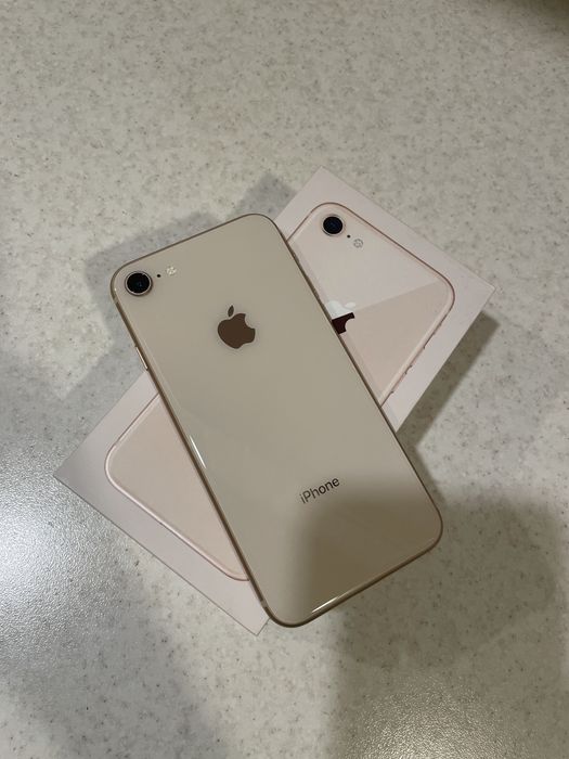 iPhone 8 (с коробкой)