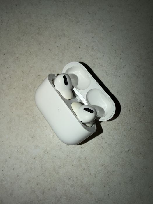 AirPods Pro белые
