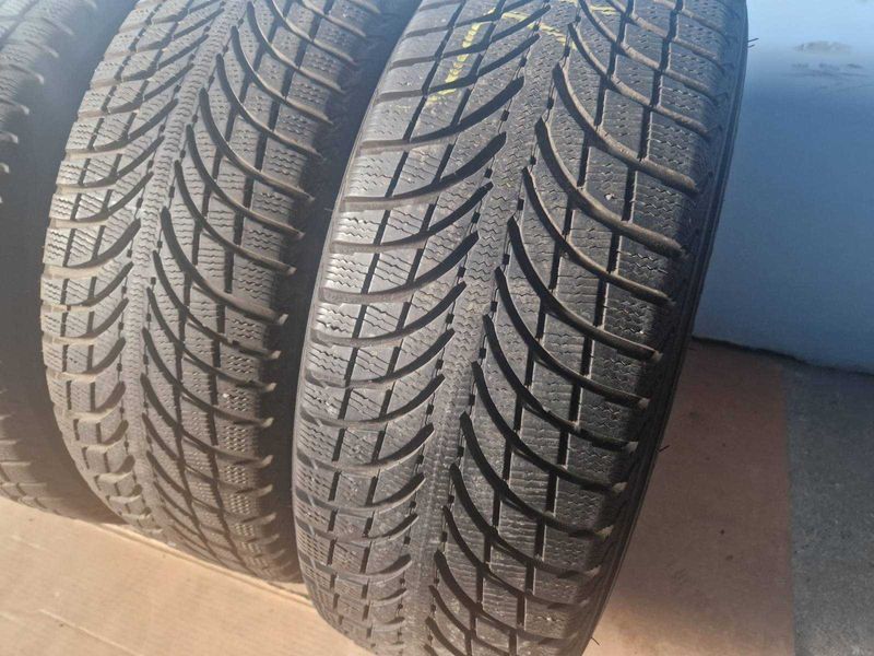 Audi Ауди Q3 R17 80A
оригинални джанти с гуми
и датчици