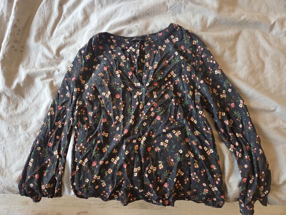 Подарявам дрехи.