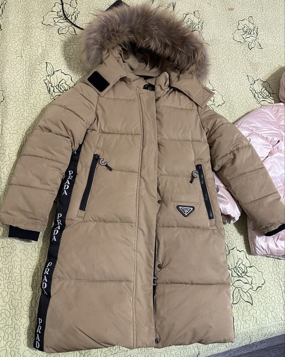 Продам куртку для девочки